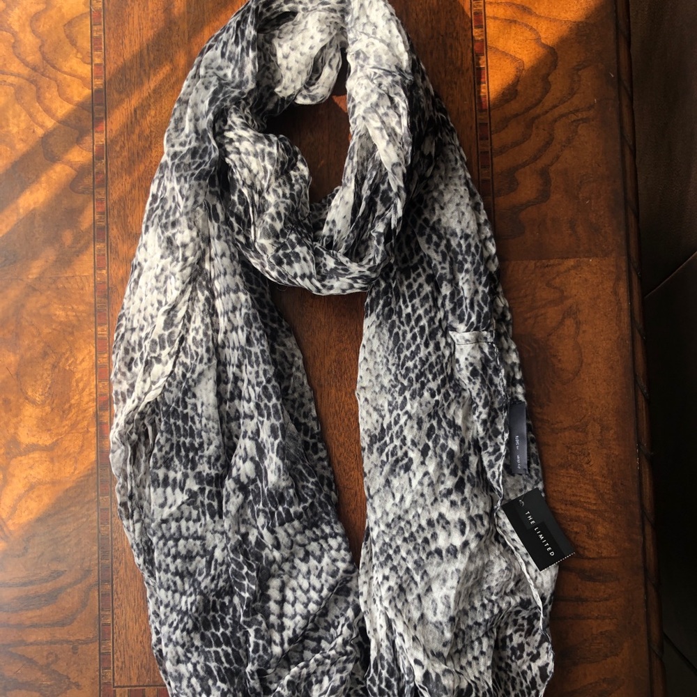 The Limited Snake print Scarf